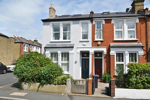 3 bedroom terraced house to rent, Lion Road, Twickenham TW1