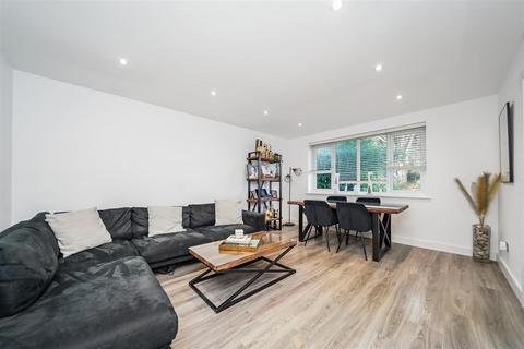 2 bedroom apartment for sale, Forest View, London E4