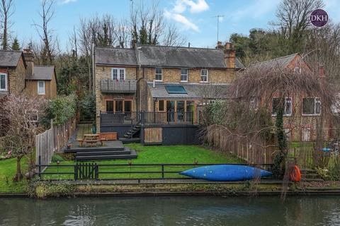 3 bedroom end of terrace house to rent, Springwell Lane, Rickmansworth WD3