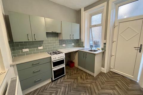 3 bedroom terraced house to rent, Rochdale Road, Calderdale, OL14