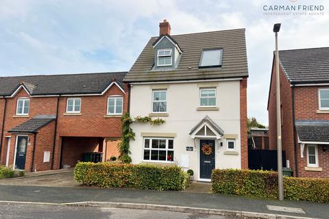 4 bedroom end of terrace house for sale, Maddocks Close, Farndon, CH3