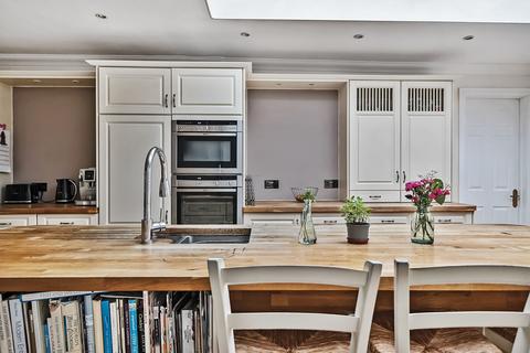 5 Dean Close, Winchester, SO22 5LP