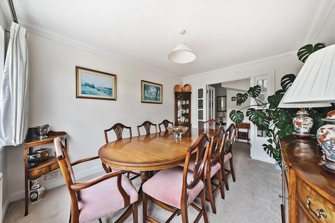 5 Dean Close, Winchester, SO22 5LP