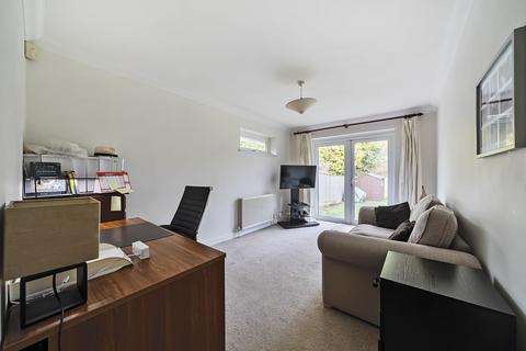 5 Dean Close, Winchester, SO22 5LP