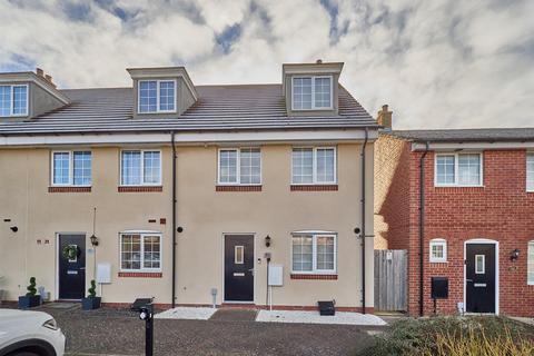 3 bedroom terraced house for sale, Sansome Drive, Hinckley