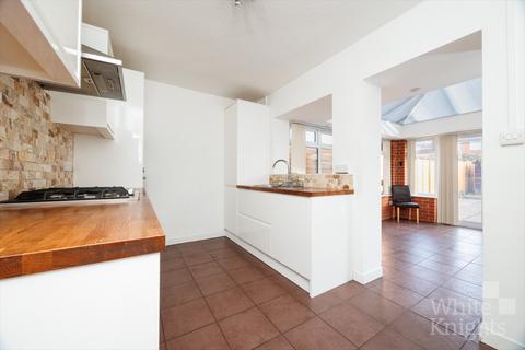 49 Brixham Road, Reading, RG2 7RA