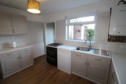 3 bedroom semi-detached house to rent, Broadgate Lane, Horsforth