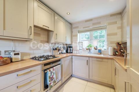 3 bedroom terraced house for sale, Tiverton Way, Mill Hill, NW7