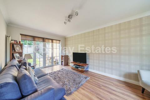 3 bedroom terraced house for sale, Tiverton Way, Mill Hill, NW7