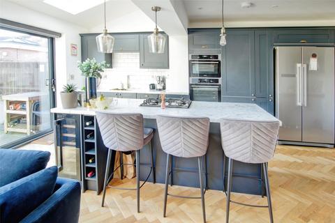 48 Priors Grange, High Pittington, Durham, DH6 1DB