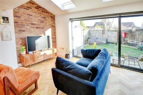 48 Priors Grange, High Pittington, Durham, DH6 1DB