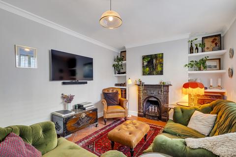 30b Cephas Avenue, London, E1 4AT