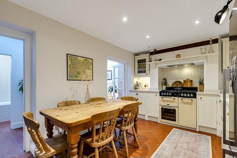 30b Cephas Avenue, London, E1 4AT