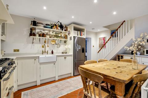 30b Cephas Avenue, London, E1 4AT