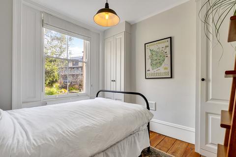 30b Cephas Avenue, London, E1 4AT