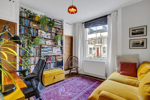 30b Cephas Avenue, London, E1 4AT