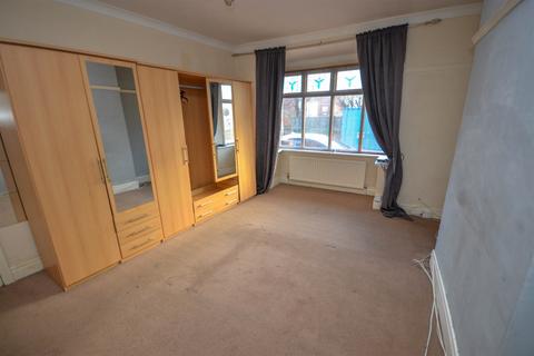 2 bedroom flat for sale, Birchington Avenue, South Shields