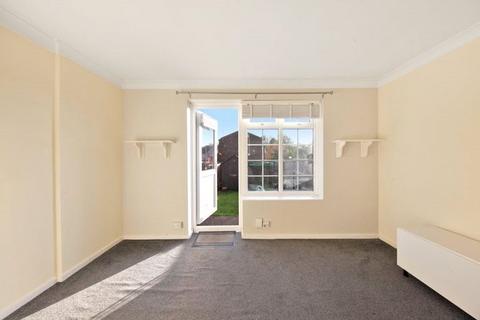 Studio for sale, Chase Court Gardens, Enfield EN2