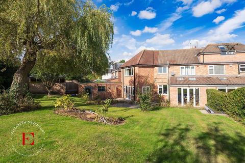 12 Leagh Close, Kenilworth, CV8 2FN