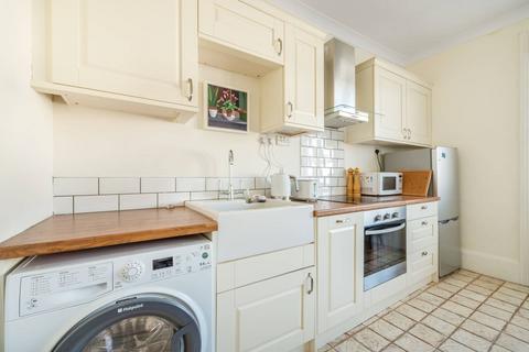 1 bedroom flat to rent, Arundel Gardens, Notting Hill, London, W11