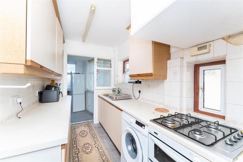 3 bedroom semi-detached house for sale, Dorset Avenue, Hayes UB4