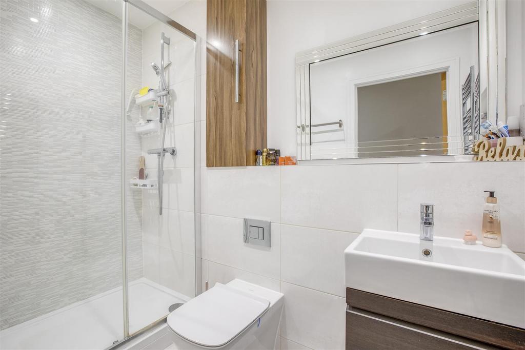 13 Castle House, Desborough Road, HP11 2 FP-8.jpg