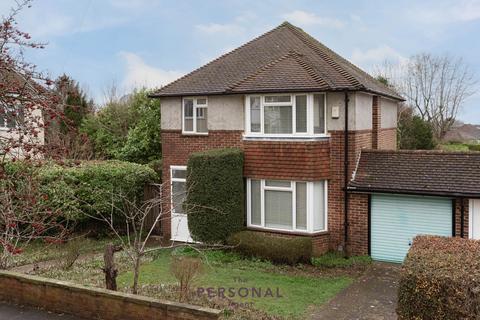 3 bedroom link detached house to rent, Colman Close, Epsom