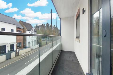 2 bedroom apartment to rent, Gordon Road, High Wycombe HP13