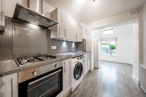 3 bedroom terraced house for sale, Beechwood Avenue, Clarkston, G76