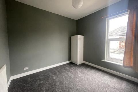 2 bedroom house to rent, Marlborough Avenue, Hampshire Street, Hull