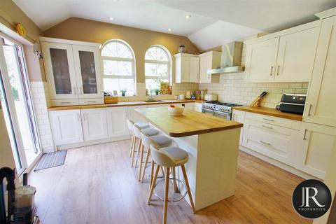 4 bedroom detached house for sale, New Road, Armitage WS15