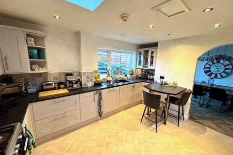 158 Buxton Road, Newtown, Stockport, SK12 2RQ