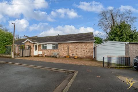 3 bedroom detached bungalow for sale, Worcester WR5