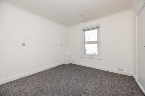 2 bedroom flat to rent, Rutland Road, Hove BN3