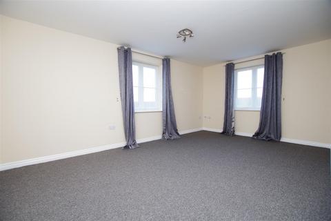 2 bedroom flat to rent, Swan Close, Swindon SN3