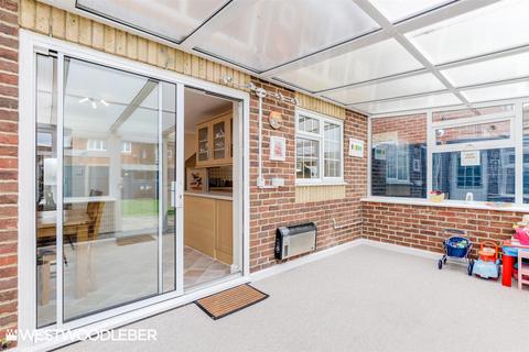 23 Priory Gate, Cheshunt, Waltham Cross, EN8 0SG
