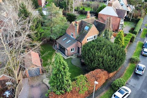 4 bedroom detached house for sale, Abbots Road North, Humberstone Village