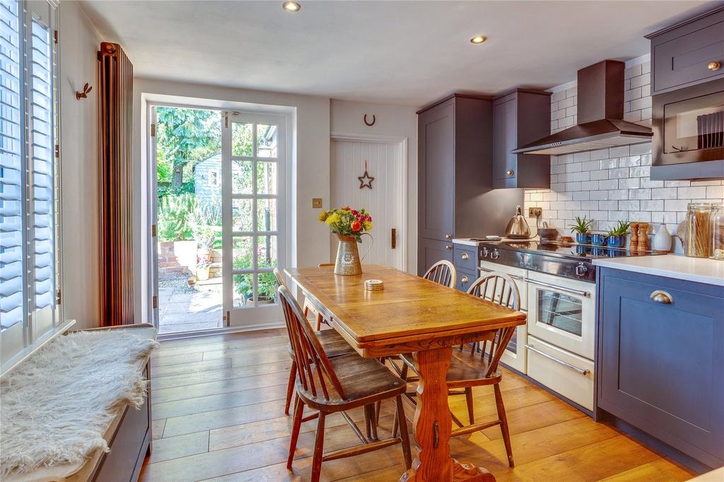 Kitchen/Dining Area