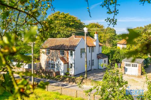 4 bedroom detached house for sale, Pit Street, Southrepps, Norwich, NR11