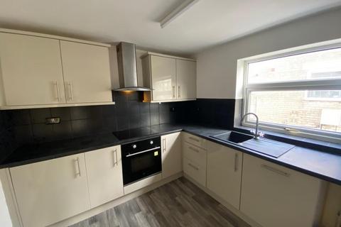 2 bedroom house to rent, Moor Crescent, Skipton