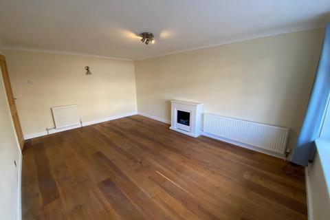 2 bedroom house to rent, Moor Crescent, Skipton