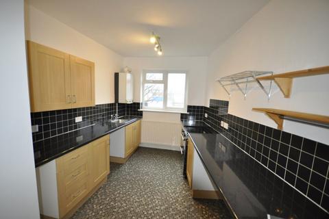 3 bedroom flat to rent, High Street, Pensnett, Brierley Hill