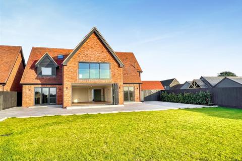 5 bedroom detached house for sale, Ingatestone Road, Stock