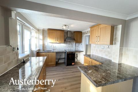 5 Chase Walk, Stoke-on-trent, ST3 7EZ