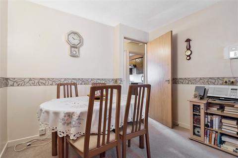 1 bedroom retirement property for sale, Adams Way, Alton, Hampshire, GU34