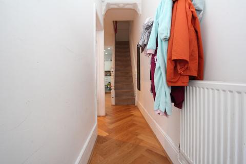 26 Robins Lane, Barry, CF63 1QS