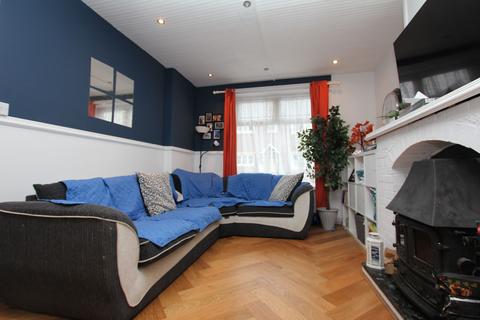 26 Robins Lane, Barry, CF63 1QS