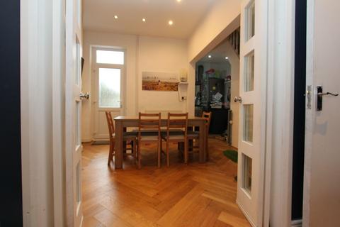 26 Robins Lane, Barry, CF63 1QS