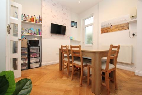 26 Robins Lane, Barry, CF63 1QS