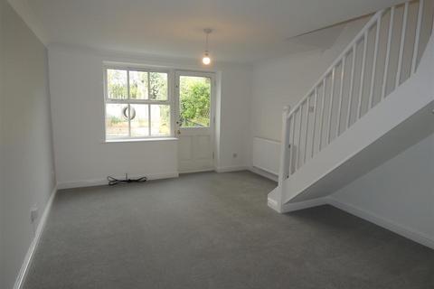 2 bedroom house to rent, Blackburn Avenue, Brough